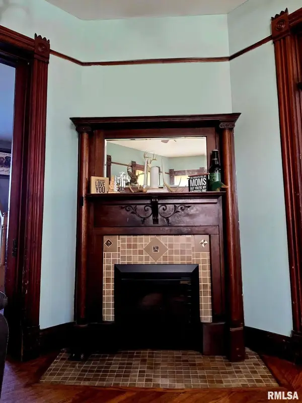 101 E WASHINGTON ST, Mt Sterling, IL 62353