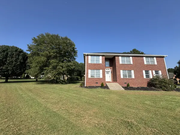1805 Pointe Ct, Lebanon, TN 37087