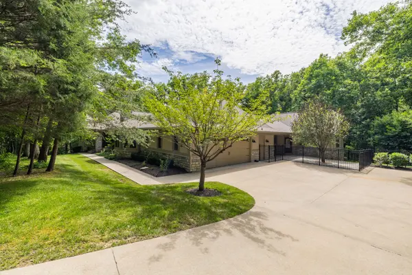 1003 Champion Hills Dr, Kingston Springs, TN 37082