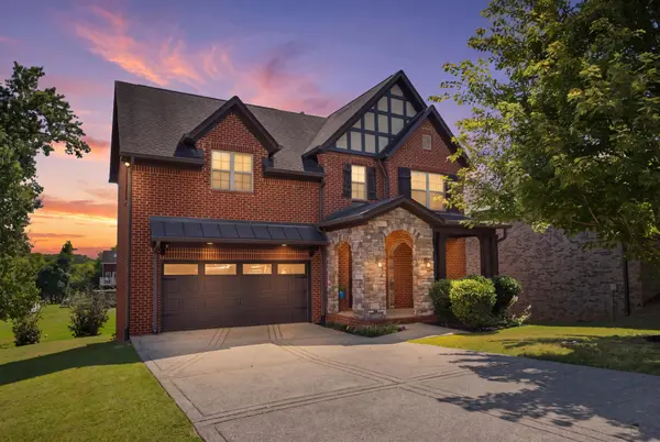 208 Valley Bend Dr, Nashville, TN 37214