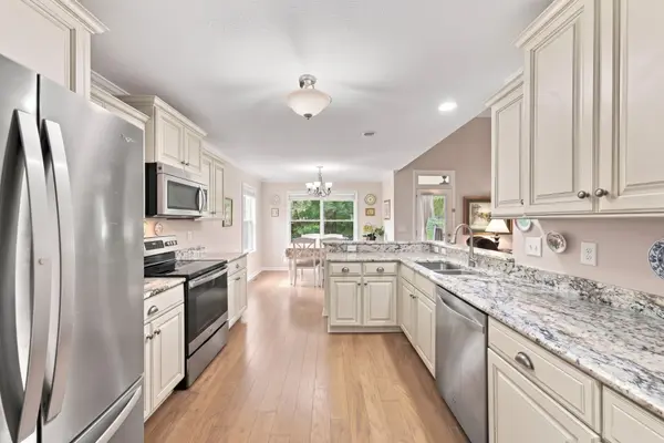 2244 Fairfax Dr, Clarksville, TN 37043