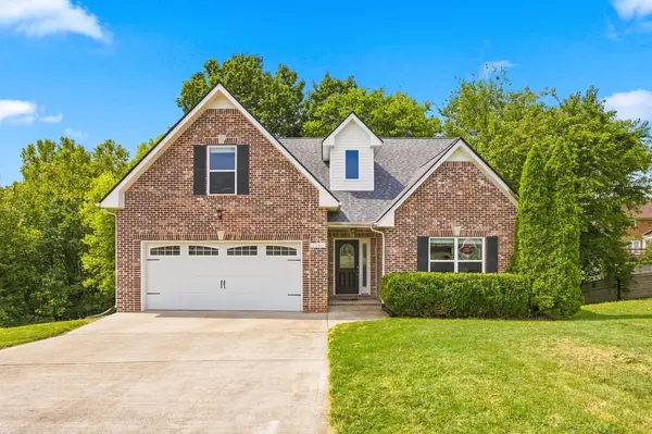 2244 Fairfax Dr, Clarksville, TN 37043