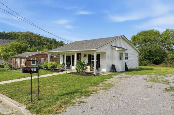 207 Sims St, Dowelltown, TN 37059