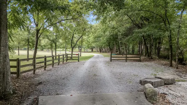 615 Carr Creek Rd, Normandy, TN 37360