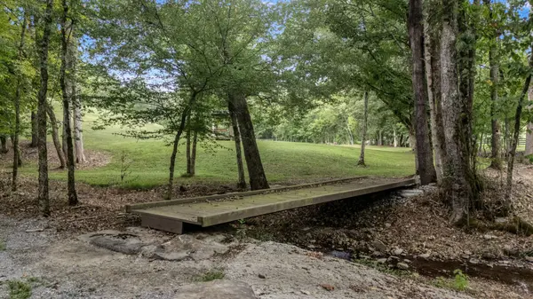 615 Carr Creek Rd, Normandy, TN 37360