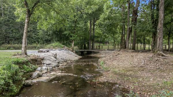 615 Carr Creek Rd, Normandy, TN 37360