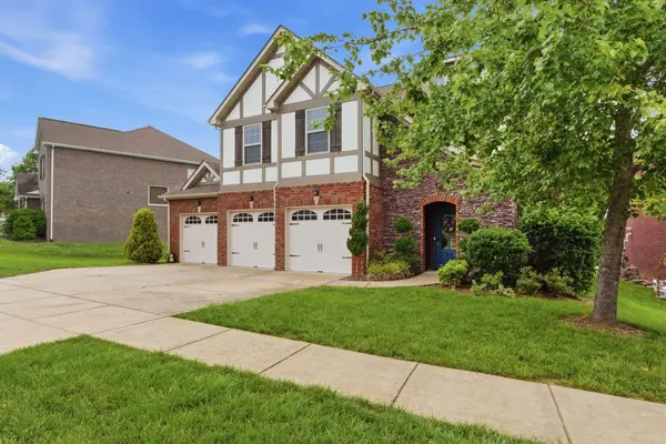 2214 Chaucer Park Ln, Thompsons Station, TN 37179