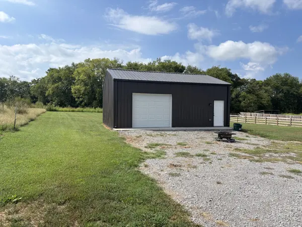 2197 Claude Fox Rd, Cornersville, TN 37047