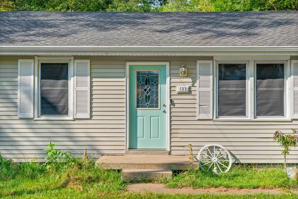 133 W Rossview Rd, Clarksville, TN 37040