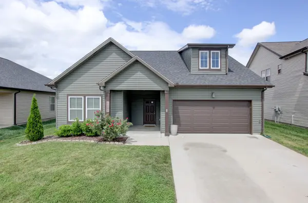 1107 Eagles View Dr, Clarksville, TN 37040