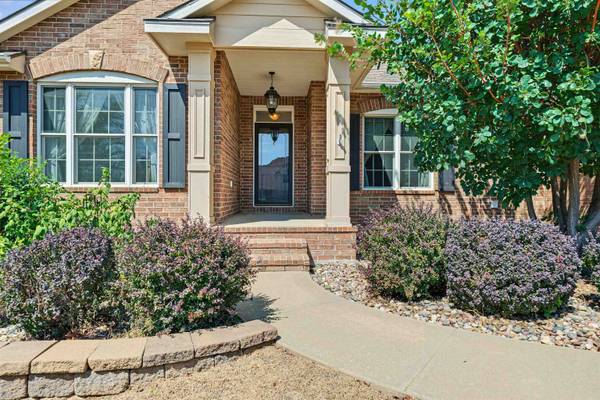 2213 Pinecrest Cir., Salina, KS 67401