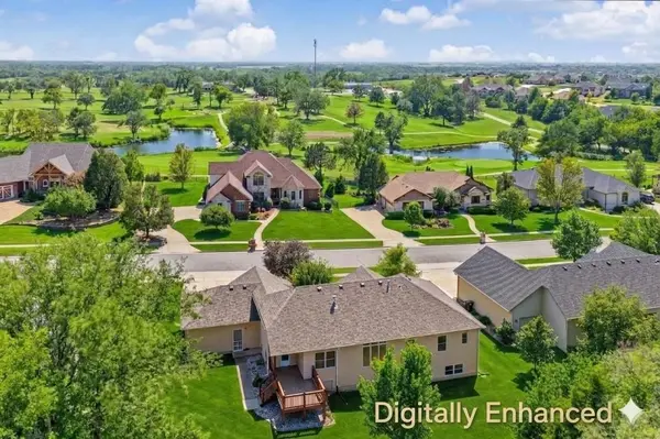 2213 Pinecrest Cir., Salina, KS 67401
