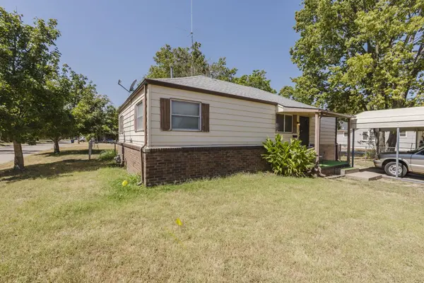 2057 S Santa Fe St., Wichita, KS 67211