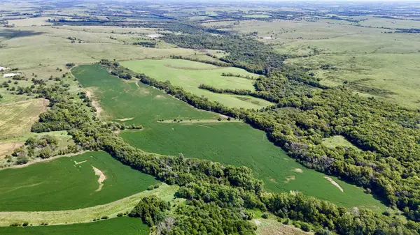 E of NW Hoch Rd & NW 94th St - Tract 4, Silver Lake, KS 66539