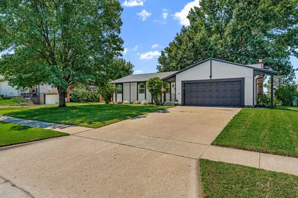 1805 SW Arrowhead Road, Topeka, KS 66604