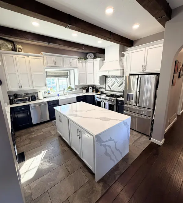 2137 Columbine Ct, Salina, KS 67401