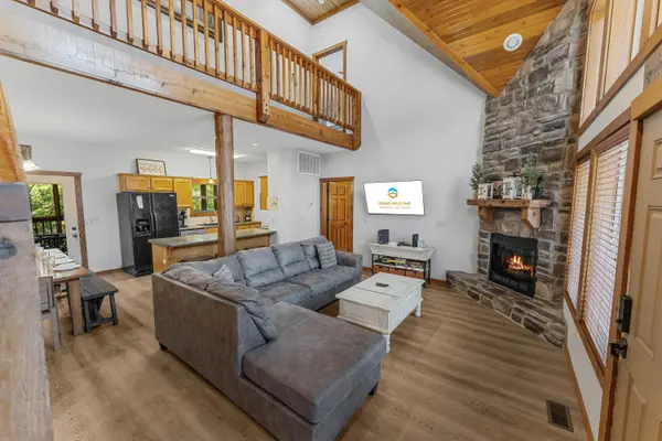 376 Willow Oak LN, Branson, MO 65616