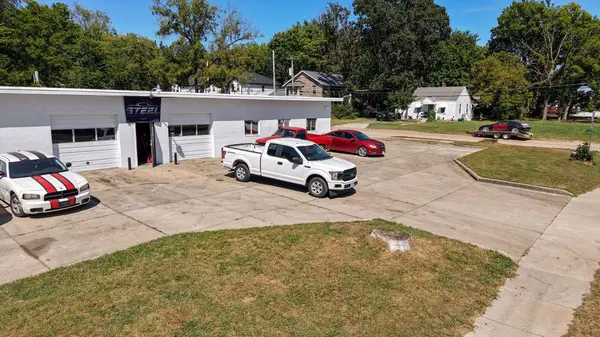1457 E Atlantic ST, Springfield, MO 65803