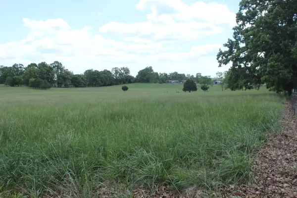 000 W HWY, Thayer, MO 65791