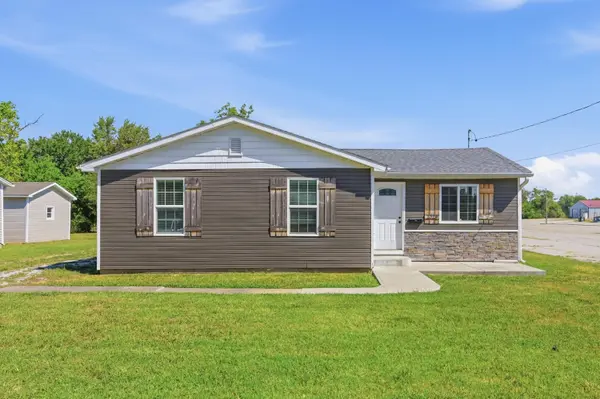 1028 W Ashland ST, Nevada, MO 64772