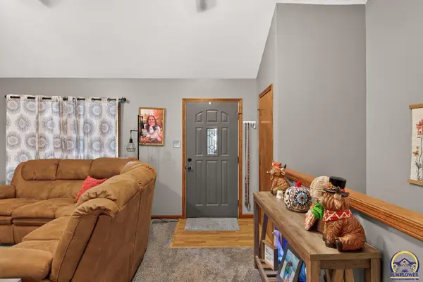 107 Karen DR, Holton, KS 66436