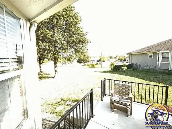 3335 SW Chelsea CIR, Topeka, KS 66614