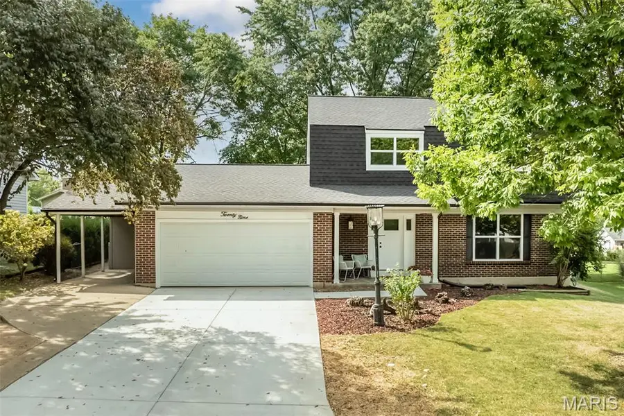 29 Mill Race DR, St Peters, MO 63376