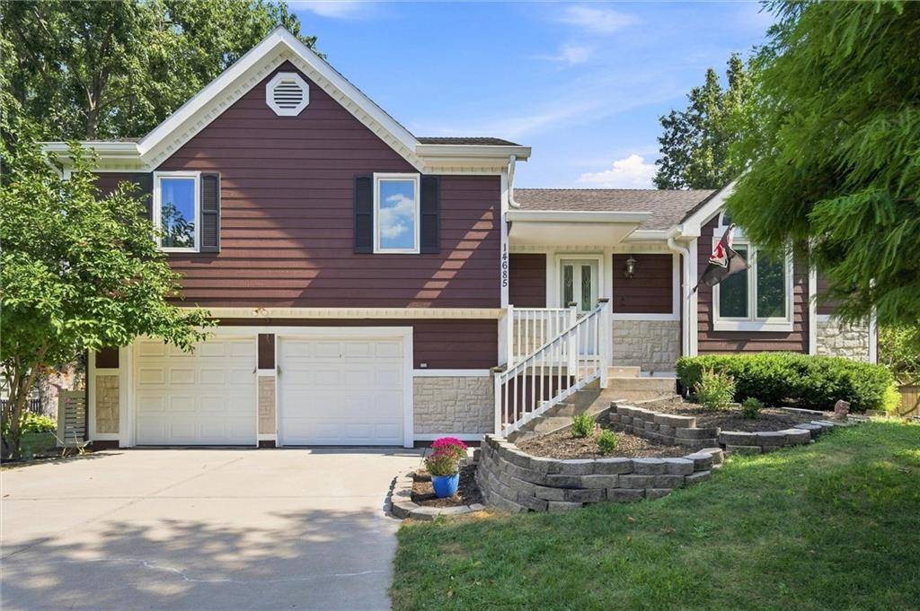 14685 S Constance CT, Olathe, KS 66062