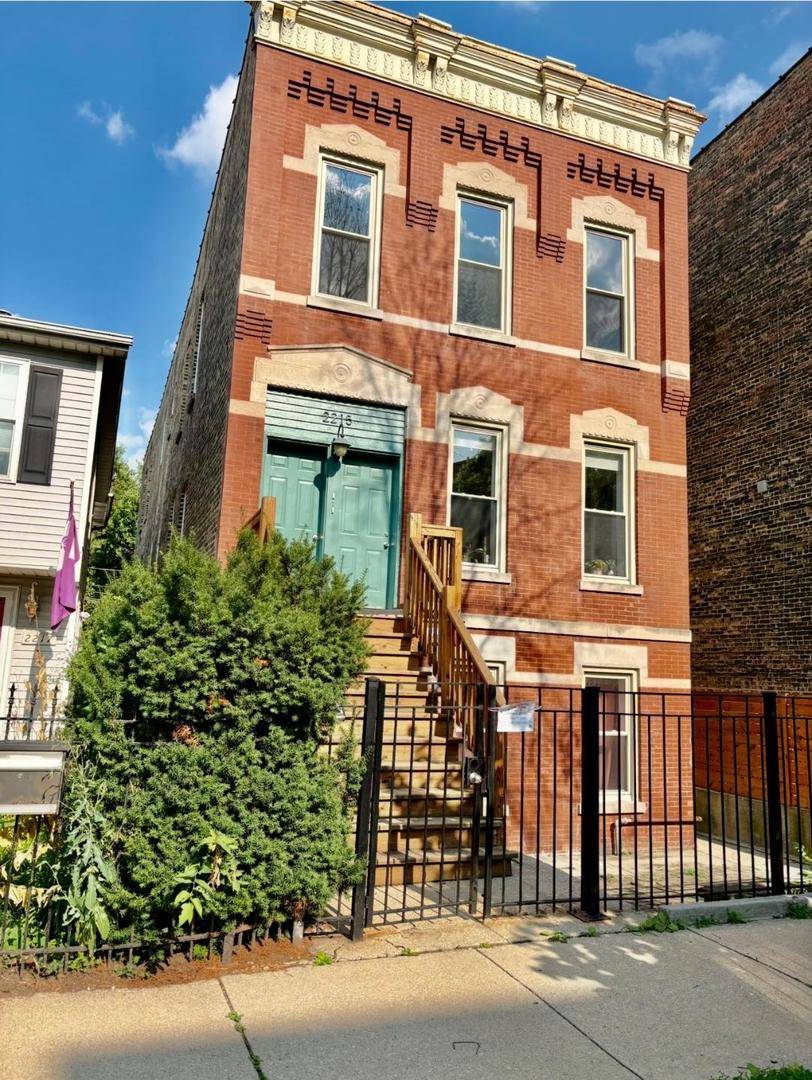 2215 N Campbell AVE #3F, Chicago, IL 60647