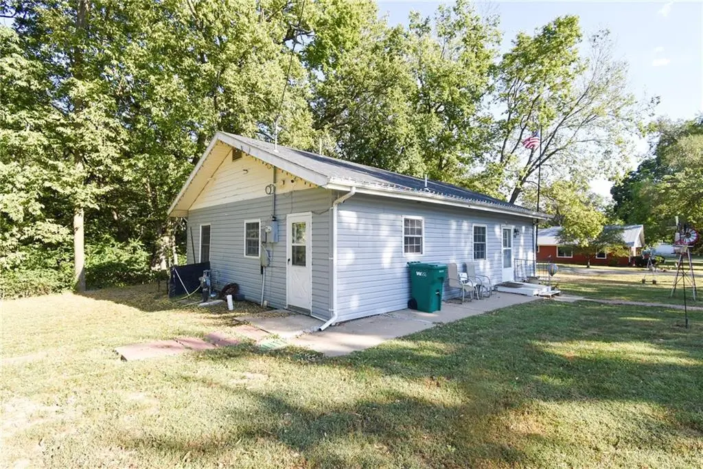 202 N 6th ST, Westmoreland, KS 66549