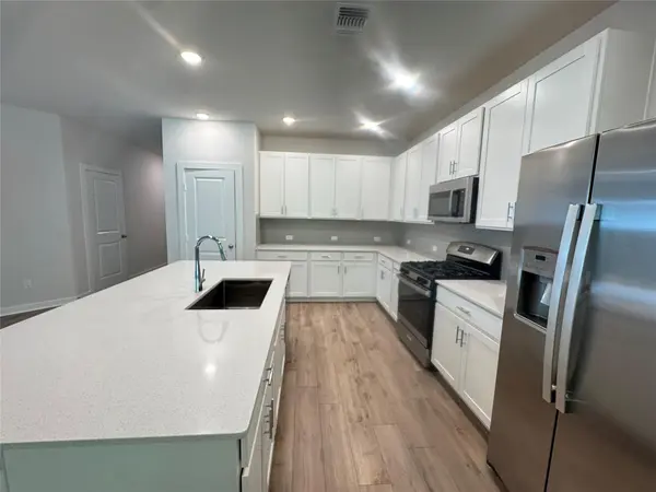 108 Sorghum DR, Hutto, TX 78634