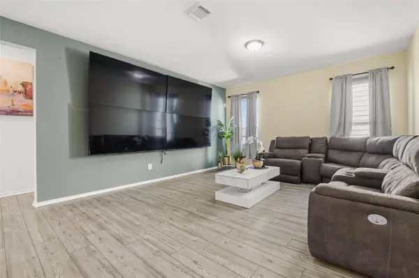 105 Colonel McNally LOOP, Jarrell, TX 76537