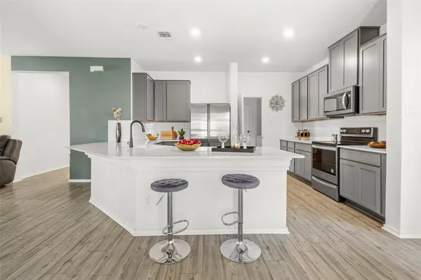 105 Colonel McNally LOOP, Jarrell, TX 76537