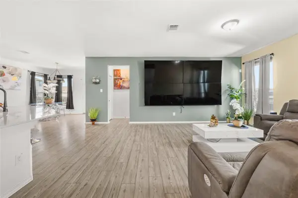 105 Colonel McNally LOOP, Jarrell, TX 76537
