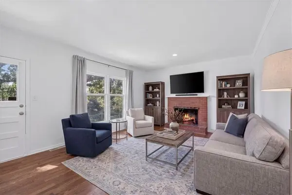 5913 W 101st PL, Overland Park, KS 66207