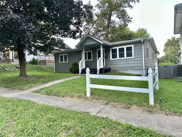 2609 Faraon ST, St Joseph, MO 64501