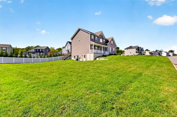 14 Hopkins CT, Washingtonville, NY 10992
