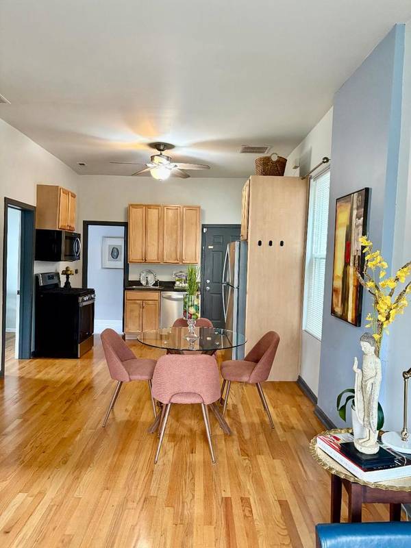 2215 N Campbell AVE #3F, Chicago, IL 60647