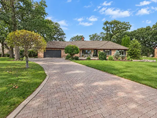 9894 W Oakridge DR, St. John, IN 46373