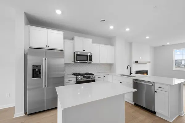 1525 Trellis LN, West Saint Paul, MN 55118