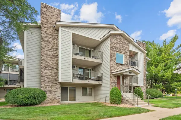 2100 Ridge DR #22, Saint Louis Park, MN 55416