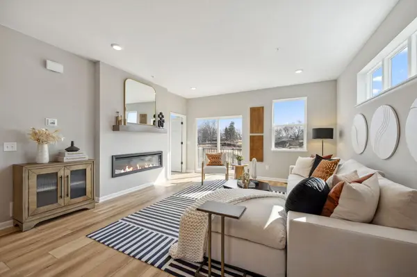 8760 Island Echo Trail N #E, Lake Elmo, MN 55001