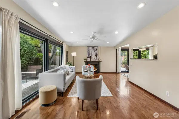 3222 NE 85th ST, Seattle, WA 98115
