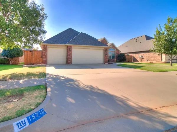 15716 Hatterly LN, Edmond, OK 73013
