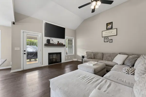1538 Fredrick Dr, Clarksville, TN 37042