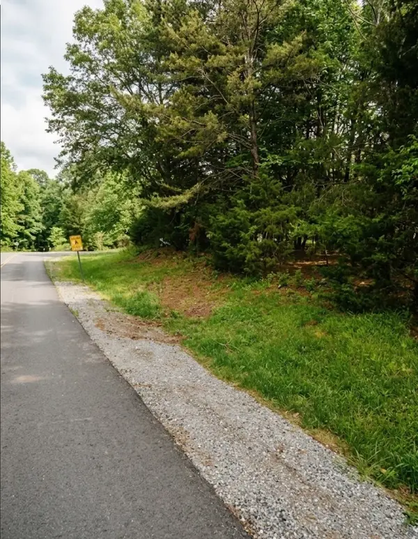 1 Gohi Trl, Vonore, TN 37885