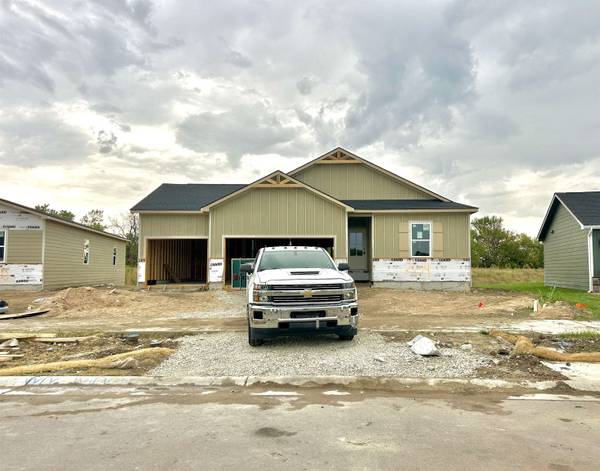 2214 S Vintage Dr, Andover, KS 67002