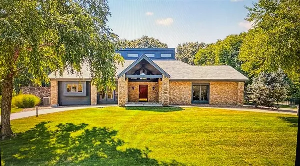 12639 Juniper CIR, Leawood, KS 66209