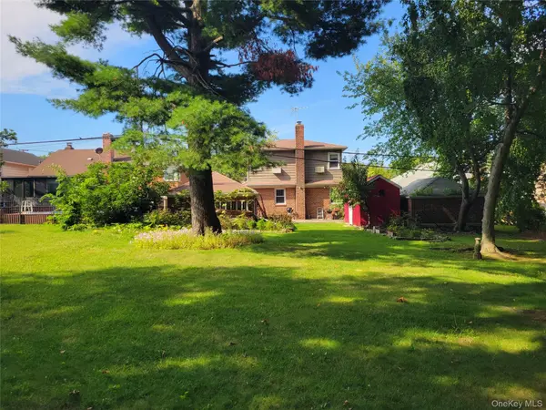 56-21 E Hampton BLVD, Bayside, NY 11364