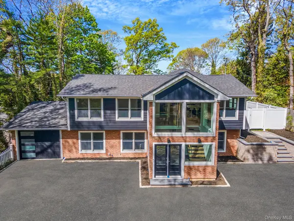 40 Friendly RD, Smithtown, NY 11787